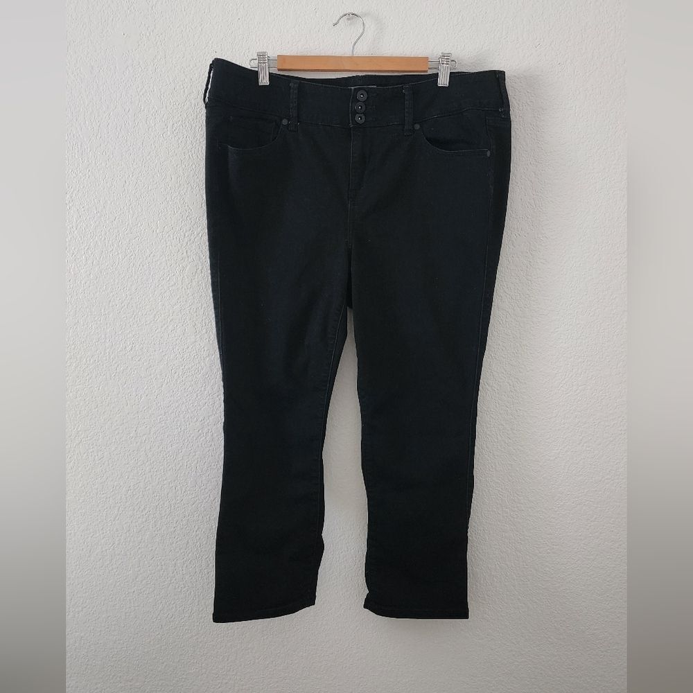 Torrid Size 18 Black Crop Jegging Super Soft